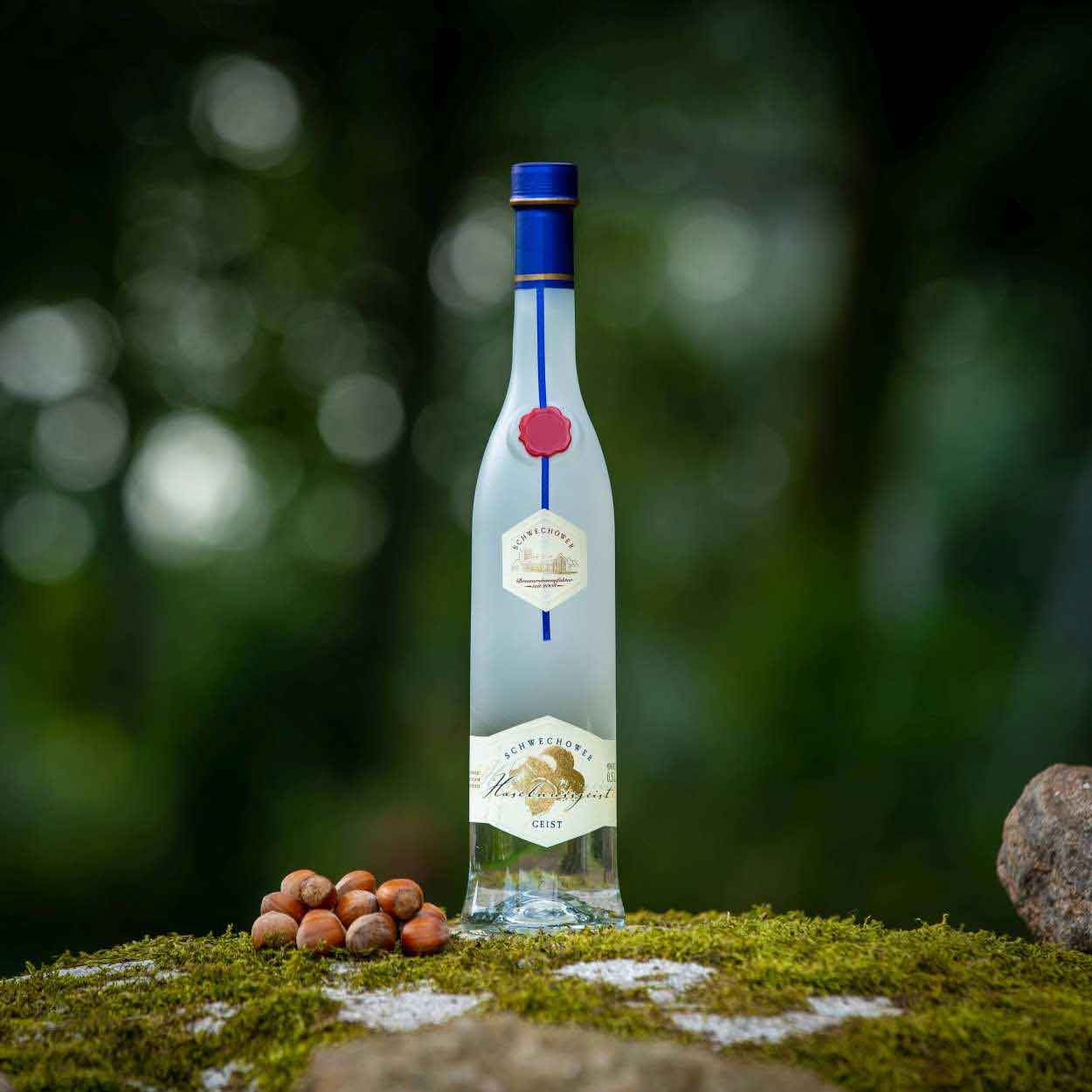 Schwechower-Haselnuss-Geist-500ml-5 Feine Mecklenburger Spirituose aus Haselnüssen
