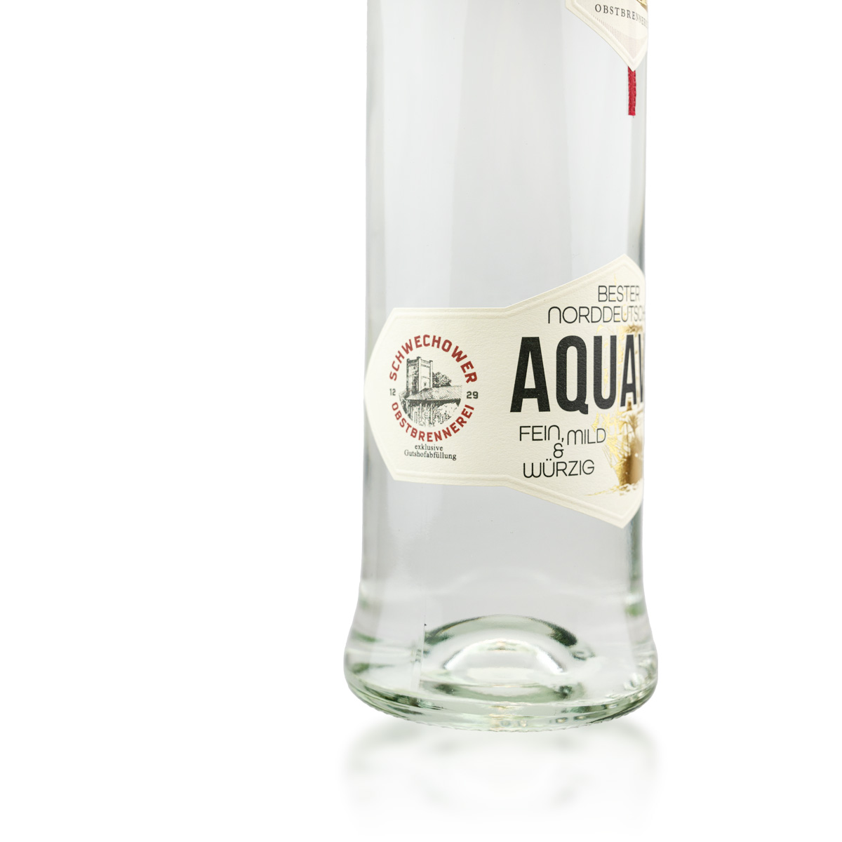 Aquavit-0-5l-close-satin Aquavit in bester Qualität - fein, mild und würzig